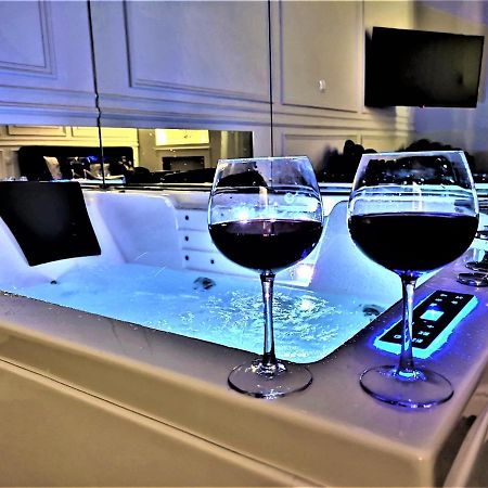 Luxury Jacuzzi Apartment Краков Экстерьер фото