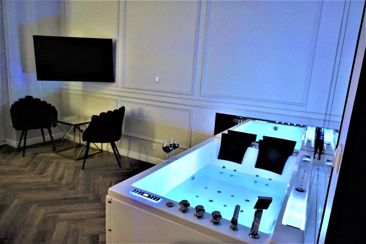 Luxury Jacuzzi Apartment Краков Экстерьер фото