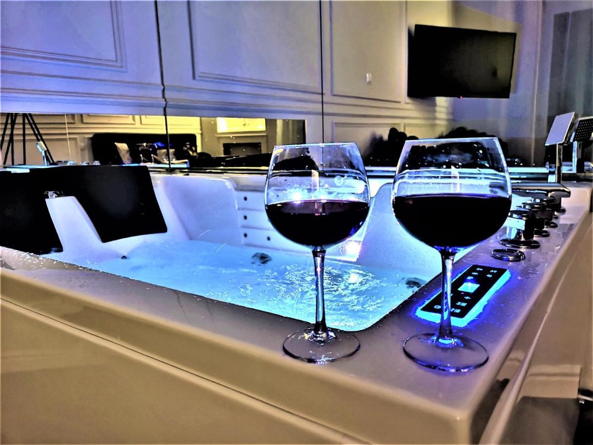 Luxury Jacuzzi Apartment Краков Экстерьер фото